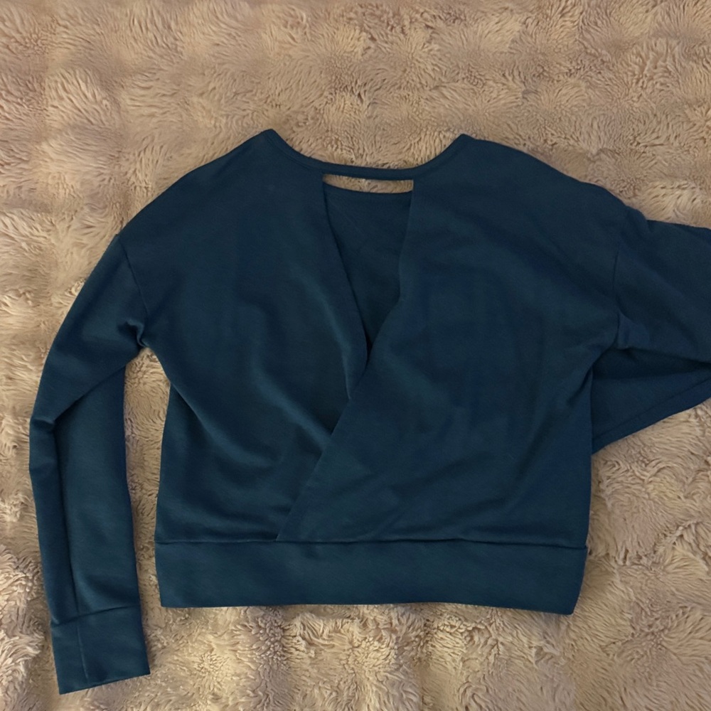 nike top - Picture 2 of 3